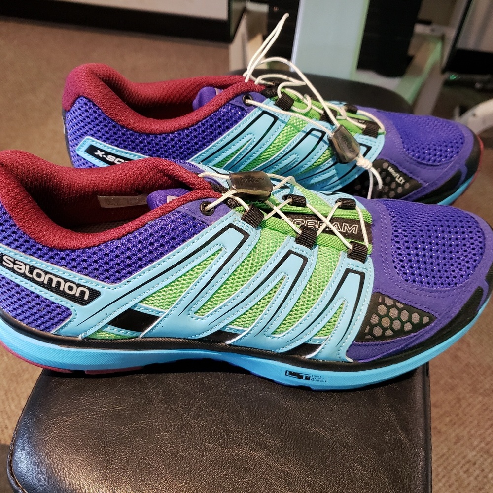 Salomon shoes women size 8. Worn 2x